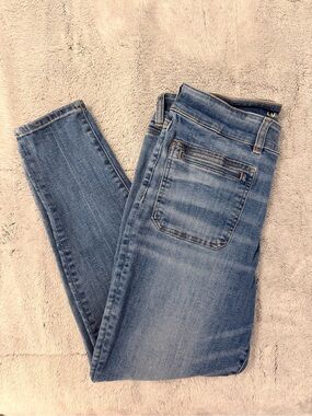 American Eagle Medium Wash Hi-Rise Jegging